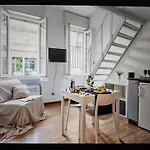 Two-Room Apartment San Babila Milan