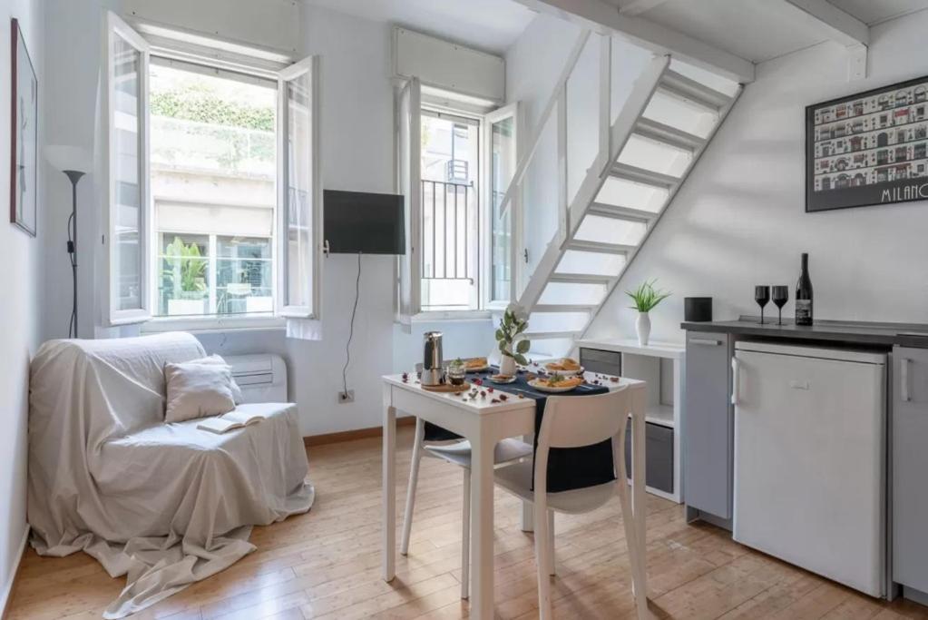 Two-room San Babila Appartement
