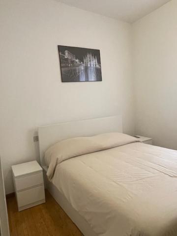 Two-room San Babila Appartement Milan